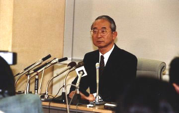 Photograph where YasushiAoyama has received interview
